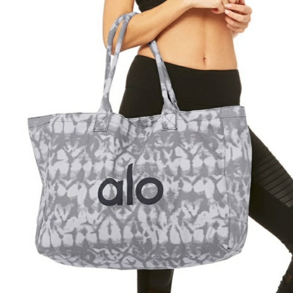 NWT Alo Yoga Tote Bag Tie Dye Gray Beach Shopper